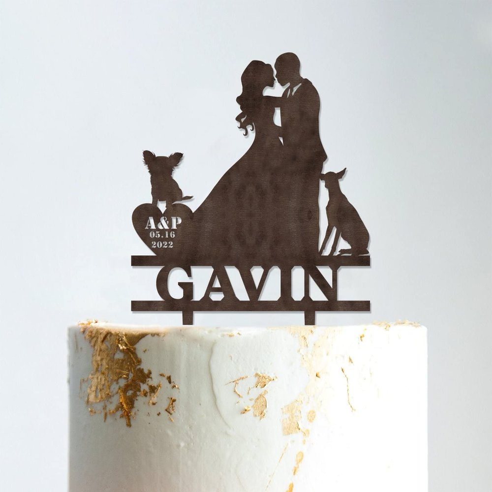 Mr & Mrs Rustic Wreath Couple's Names Cake Topper Bride And Groom with Pet Wedding Cake Topper Couple Silhouette Custom Cake Topper Personalized Name Anniversary Cake Toppers Brown Wood, 6 Inch