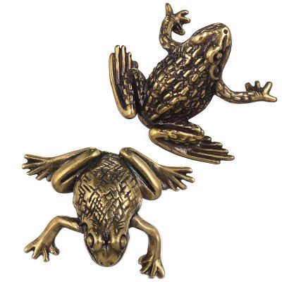 Brass Frog Figurine, 2pcs Small brass Animal Figurines for Home Decor - Copper Feng Shui Frog figurines Animal Statues Ornaments for Garden Potted Plants, Landscaping, Bookshelf, Hearth, 1.18in