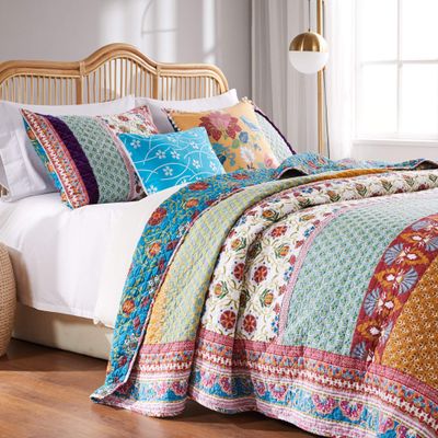 Greenland Home Thalia Velvet-Embellished Cotton Quilt Set, Reversible, 5-Piece King/Cal King, Tango