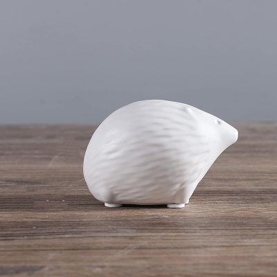DECRZPB Handcrafted Ceramic White Hedgehog Sculpture Ornament 3D Arts Hotel Home Decor Office Wedding Gift
