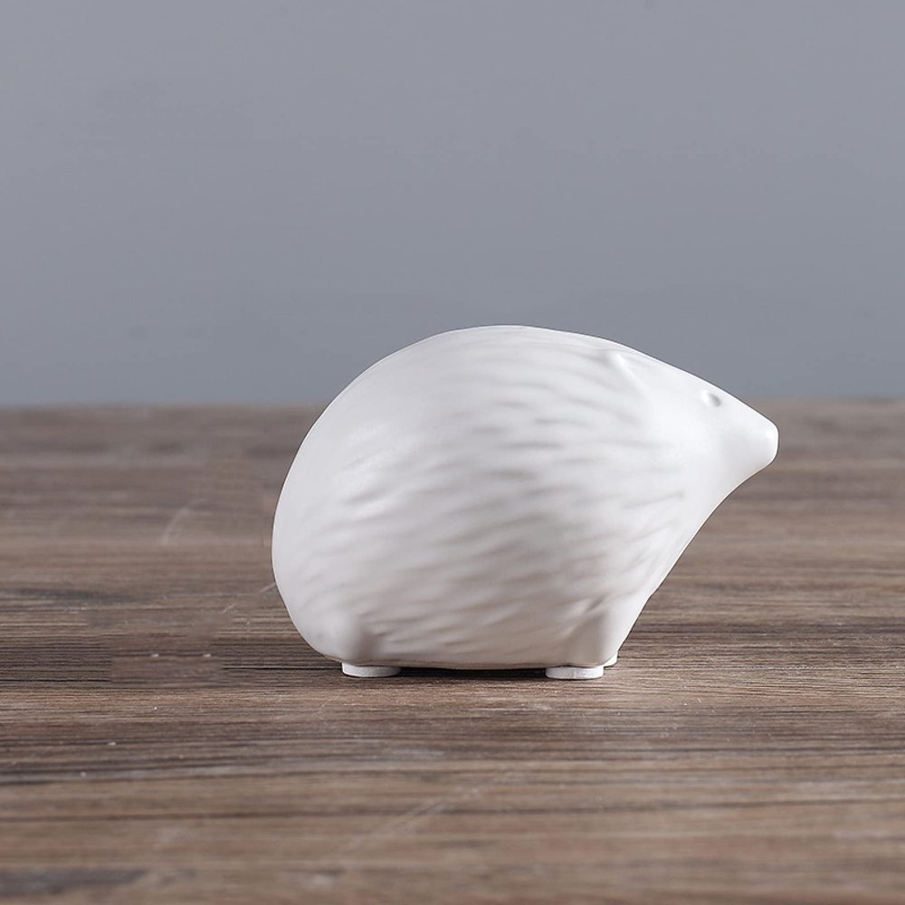 DECRZPB Handcrafted Ceramic White Hedgehog Sculpture Ornament 3D Arts Hotel Home Decor Office Wedding Gift
