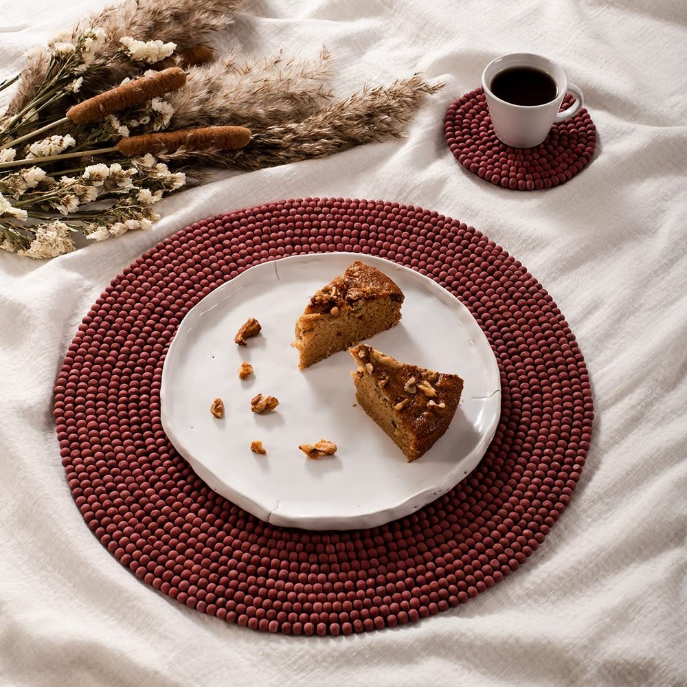 Handmade 14 Inch Wooden Beaded Placemat (Red, 4)