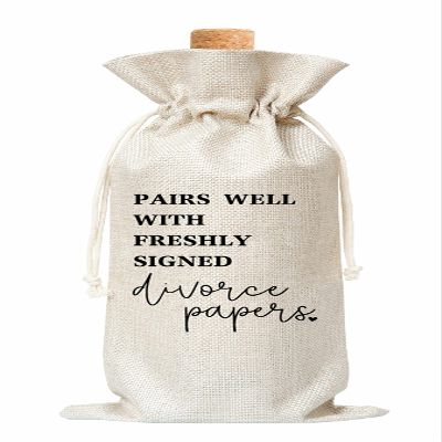 Divorce Gifts For Women, Divorce Party Decorations For Women, Wine Bag Gifts For Newly Divorced Woman Men Freshly Signed Divorce, Breakup, Happily Divorced, 1 Pc Burlap Wine Bottle Cover Bag (A21)