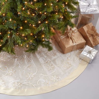 SARO LIFESTYLE Printed Snowflake and Ribbon Tree Skirt
