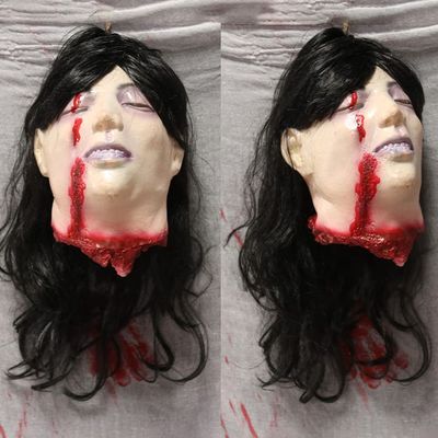 Halloween Hanging Severed Head Decoration,Scary Life-Size Bloody Cut Head Corpse Realistically Latex Head Pendant Prop,With Wig Costume,Zombie Head for Outdoor Indoor Haunted Houses Party (FFF)