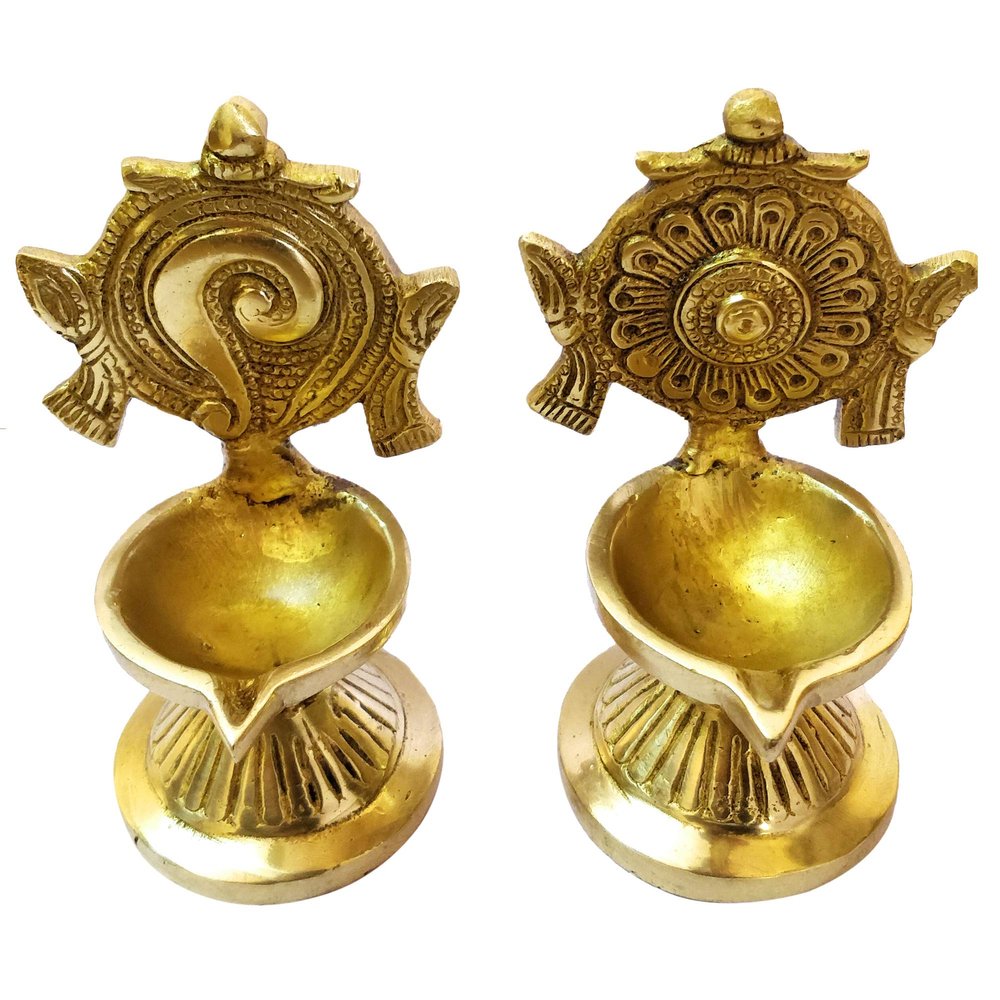 GURU JEE Brass Shankha Chakra Villaku Set of 2 Lord Vishnu Symbol Shankh Chakra Diya Traditional Oil Wick Lamp Deepam Deepak for Puja Aarti Mandir Temple