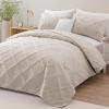 Exclusivo Mezcla King Quilt Set- Brich Beige Quilts Bedding Set with 2 Pillow Shams, Modern King Bedspread with Striped Pattern, Soft Lightweight Bedspreads Coverlets for All Seasons view 2