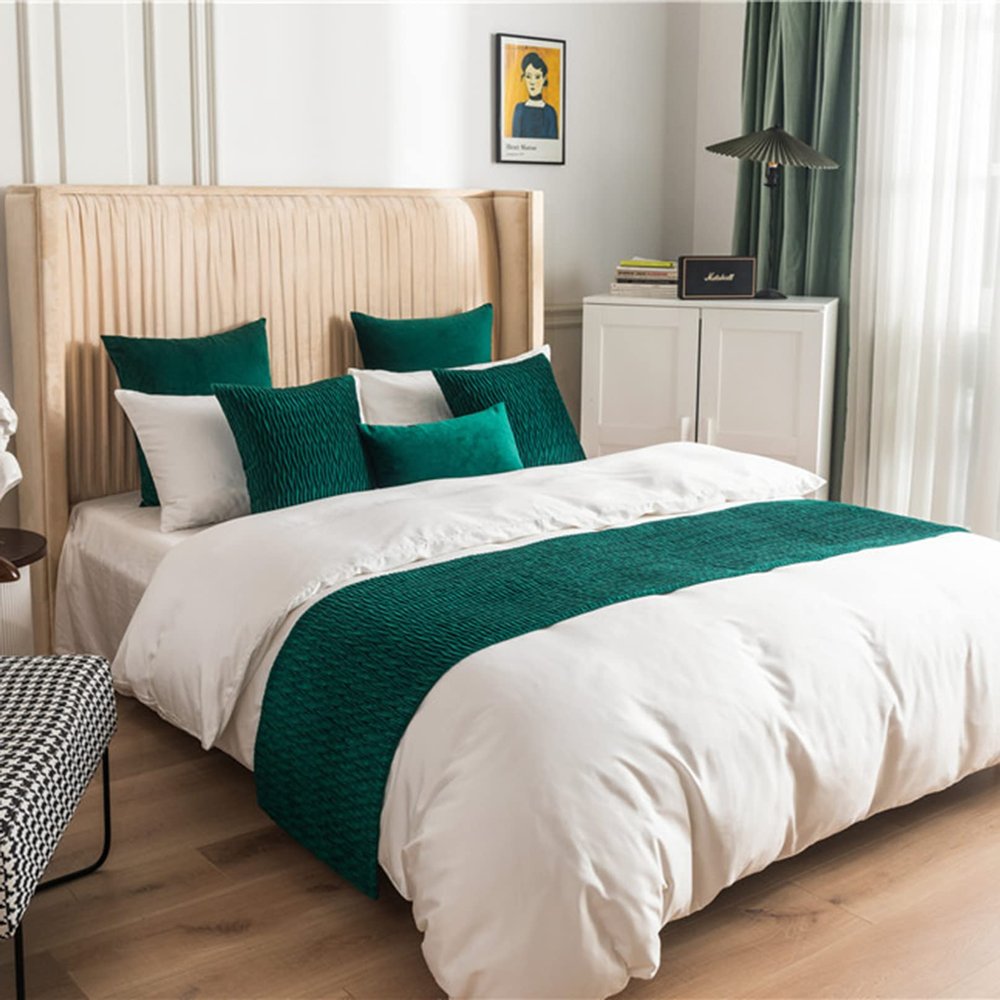 Bed Runners for Foot of Bed Thicken Dutch Velvet Quilted Bed Scarves Cover Mat Pleated Triangle Bed Throw for Queen Double Single King Size Bed end Towel, 45 * 180cm