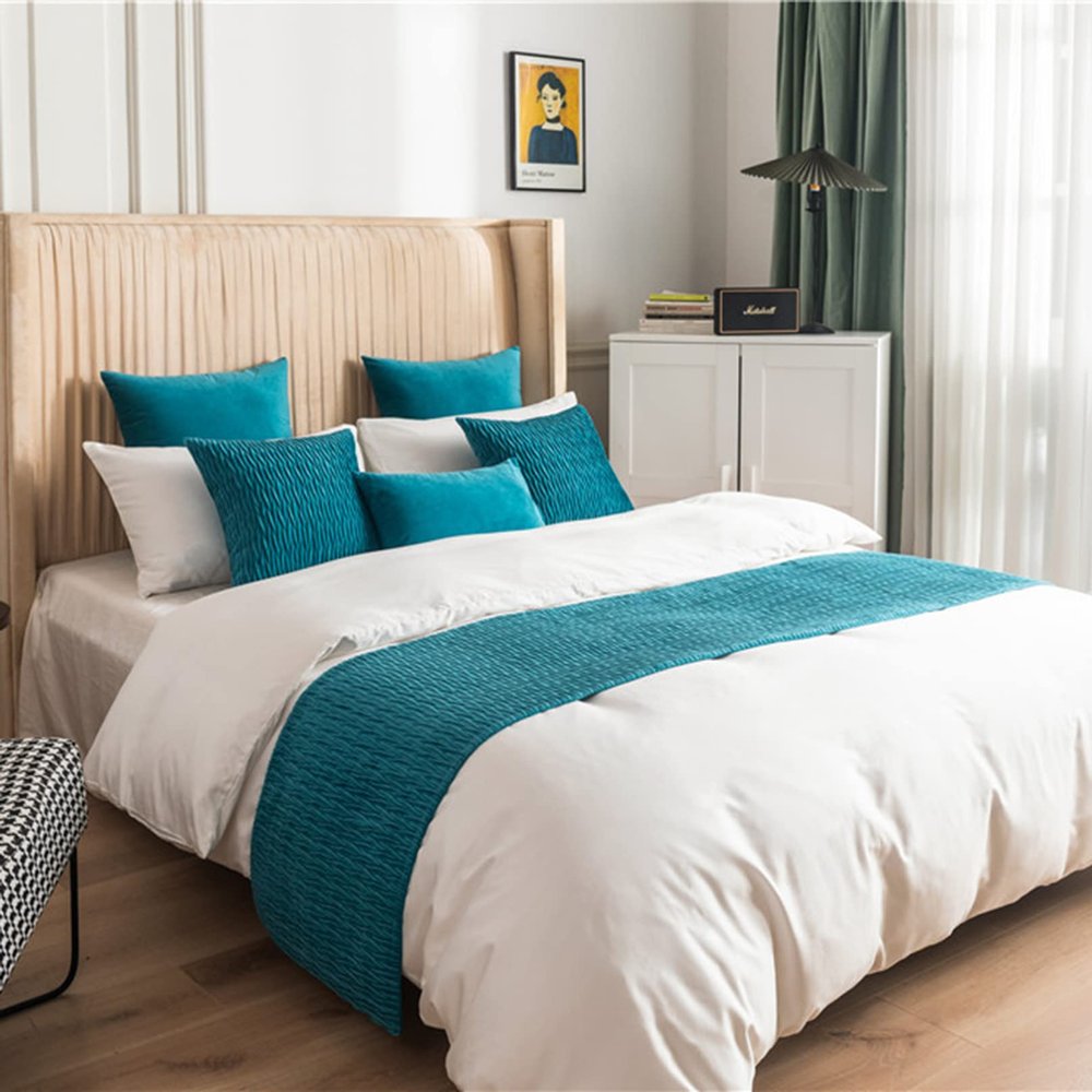 Bed Runners for Foot of Bed Thicken Dutch Velvet Quilted Bed Scarves Cover Mat Pleated Triangle Bed Throw for Queen Double Single King Size Bed end Towel, 45 * 180cm