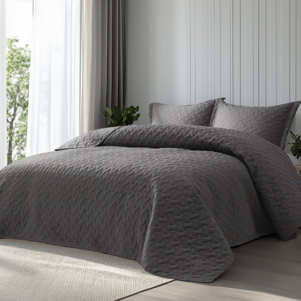Bedsure California King Quilts - Lightweight Bedspreads Cal King Size with Basket Weave Pattern, Soft Quilt Bedding Set, Grey Comforter Set Coverlet for All Seasons with 2 Pillow Shams (111" x 106")