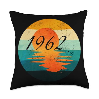 1962 Tee - 60 Year Old Retro Vintage 1962 60th Birthday Gift Throw Pillow
