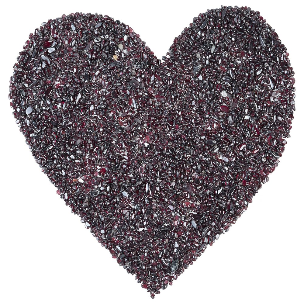 Crocon 1 LB Crushed Garnet Chips Bulk Stones 2000+ Carats Natural Quartz Pieces Irregular Shape Gemstones for House Warming Gifts New Home and Chakra healing crystals Home Dcor gifts for women