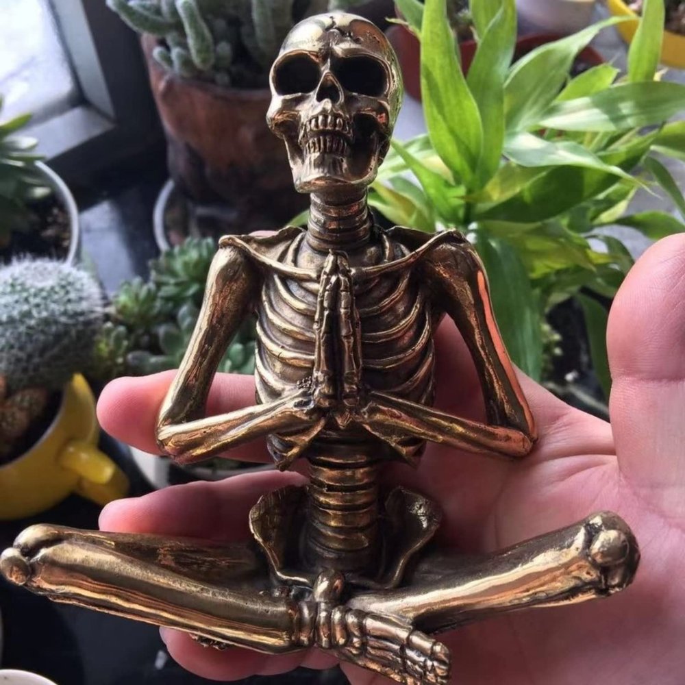 Brass Halloween Meditation Skull Sculpture,Scary Skeleton Miniatures Figurine Statue Home Bonsai Sand Table Desktop Study Bookshelf Decor Copper Ornament Handicraft Collection