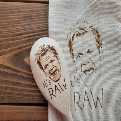 Gordon Ramsay Spoon It's RAW Funny Meme Gift Bag Prank Gift Cotton Wine Bag Housewarming Gift Chef Gift Hells Kitchen Fan Gift (1 Spoon+Engraved Bag)