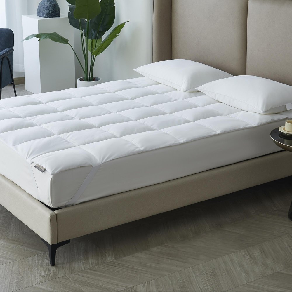Kathy Ireland Brrr Pro Cooling Tencel Quilted Fitted Mattress Topper Cal King Size, 300 Thread Count Tencel Lyocell/Polyester Filling Mattress Topper Breathable Soft Mattress Cover Pad - White