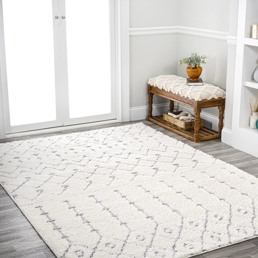 JONATHAN Y Trellis Plush Carved Cream/Gray Indoor Area Rug 5X8 ft