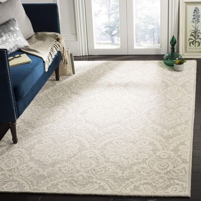 SAFAVIEH Blossom Collection Area Rug - 4' Square, Silver & Ivory, Handmade Wool, Ideal for High Traffic Areas in Living Room, Bedroom (BLM106G)