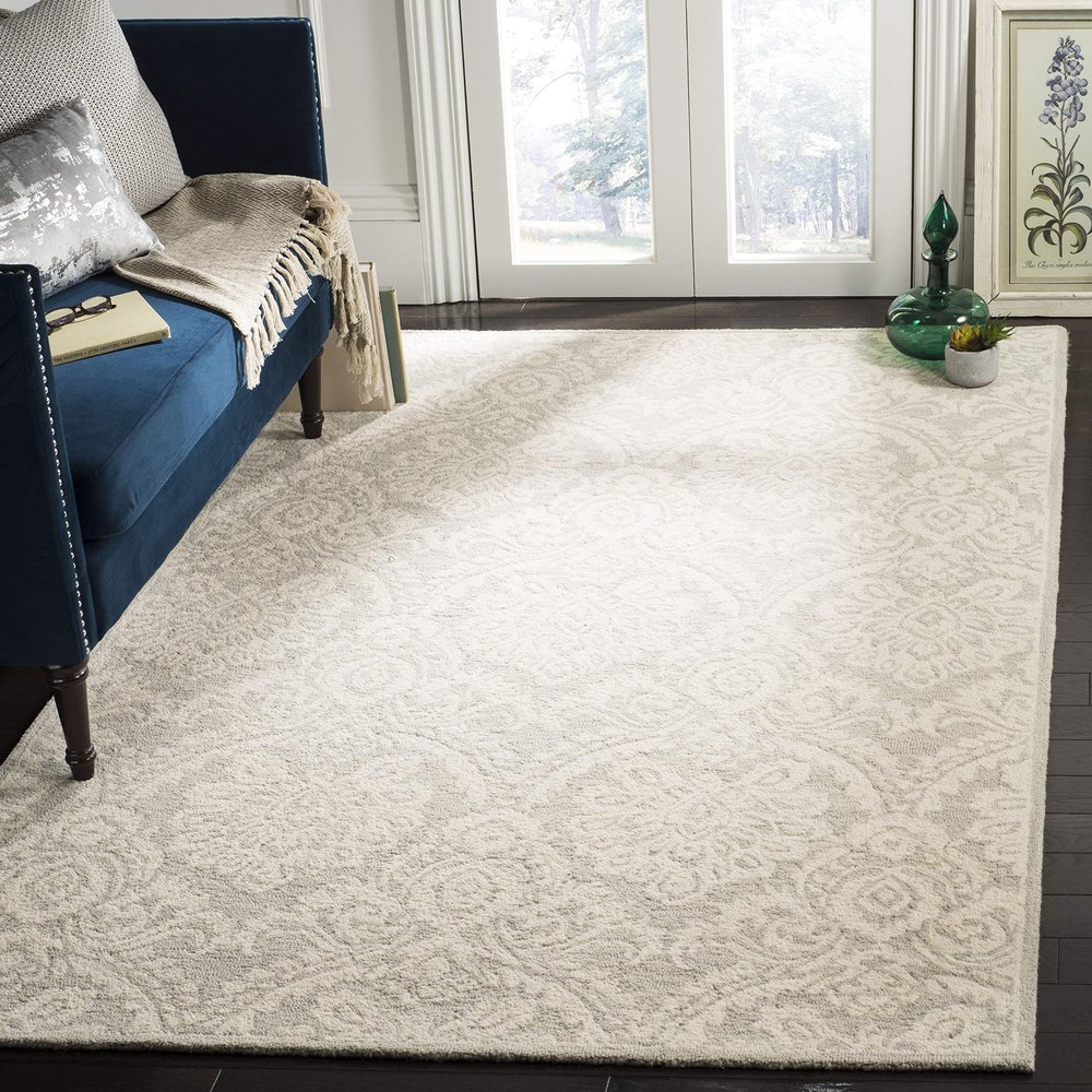 SAFAVIEH Blossom Collection Area Rug - 4' Square, Silver & Ivory, Handmade Wool, Ideal for High Traffic Areas in Living Room, Bedroom (BLM106G)