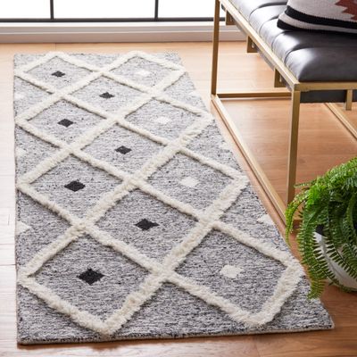 SAFAVIEH Casablanca Collection Runner Rug - 2'3" x 8', Black & Ivory, Handmade Bohemian Rustic Trellis Wool, 0.5-inch Thick Ideal for High Traffic Areas in Living Room, Bedroom (CSB980Z)