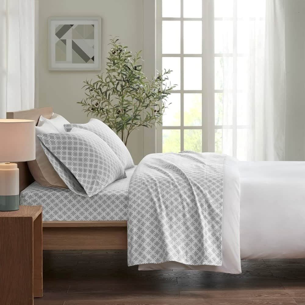 Cozy Sturdy 100% Cotton Weave Flannel Sheet Set | Diamond Artful Print in Soft Subtle Hues | Durable All Season Extra Deep Pocket Aesthetic Bedding | 4 Piece King Size Pretty Ash Grey White Shade