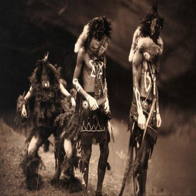 100% Smooth Cotton Paper - Edward Curtis - Three Navajo Men Proceeding as War Gods (1904) - Vintage Photograph, Photo, Poster, Print, Art Gift - Native American Indian - Size: 24 x 16 Inches