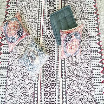 Indi Charkha Natural Rug for Bedroom, 4X6 Feet Handblock Printed Indian Cotton Carpet, Rectangular Rug for Living Room & Beautiful Home Decor Rugs (Paisley Adina Rug)