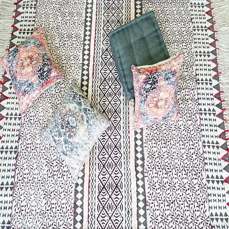 Indi Charkha Natural Rug for Bedroom, 4X6 Feet Handblock Printed Indian Cotton Carpet, Rectangular Rug for Living Room & Beautiful Home Decor Rugs (Paisley Adina Rug)