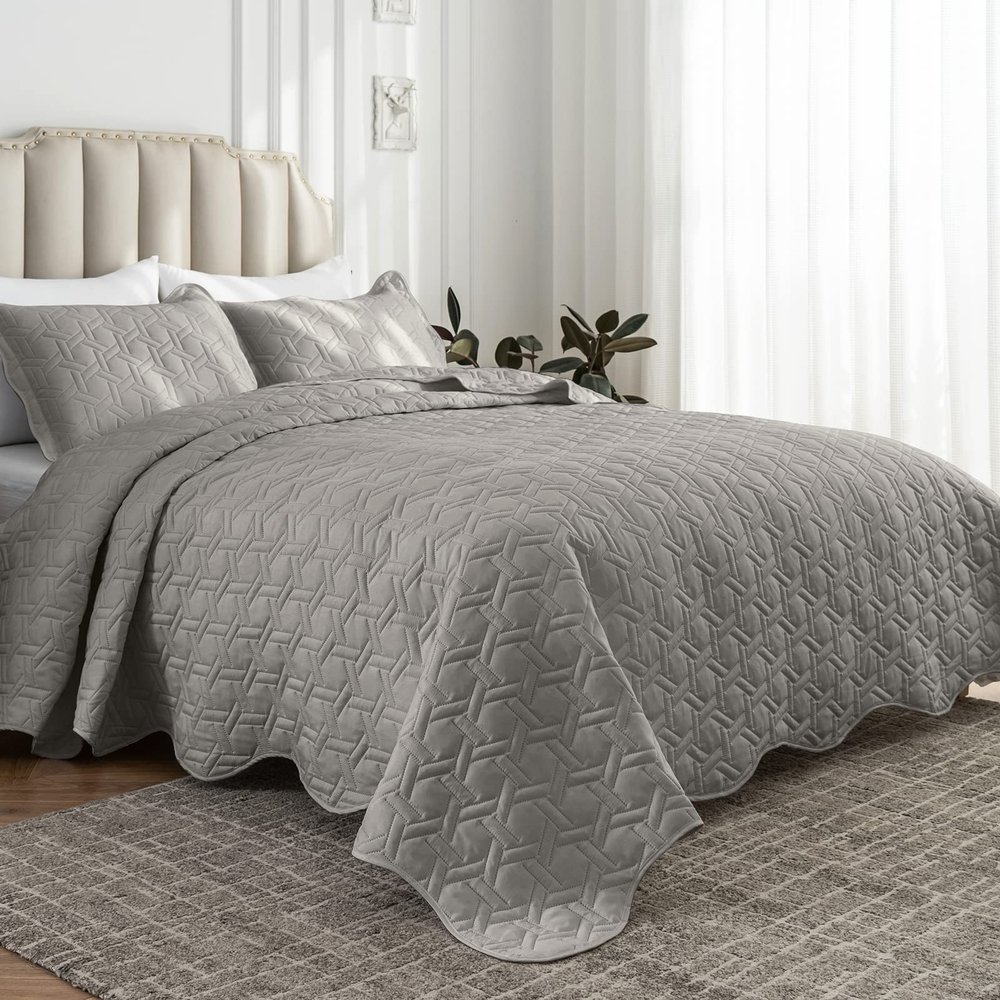 Auemtyn Full/Queen Size Quilt Set 3 Pieces, Soft Lightweight Summer Bedspread, Reversible Microfiber Bed Coverlet for All Seasons, Grey, Geometric Pattern (1 Quilt, 2 Pillow Shams)