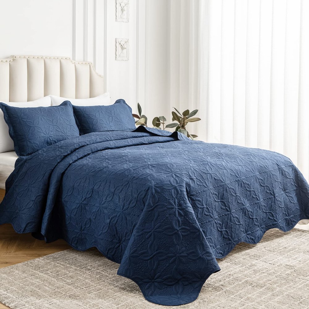 Auemtyn Full/Queen Size Quilt Set 3 Pieces, Soft Lightweight Summer Bedspread, Reversible Microfiber Bed Coverlet for All Seasons, Navy Blue, Floral Pattern (1 Quilt, 2 Pillow Shams)