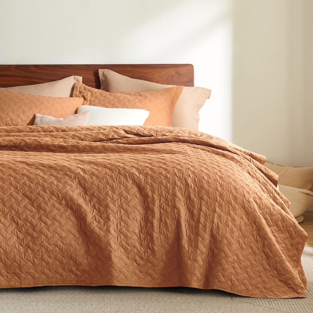 Bedsure Quilts King Size - Lightweight Bedspreads King Size with Basket Weave Pattern, Soft Quilt Bedding Set, Hazel Brown Comforter Set Coverlet for All Seasons with 2 Pillow Shams (106" x 96")