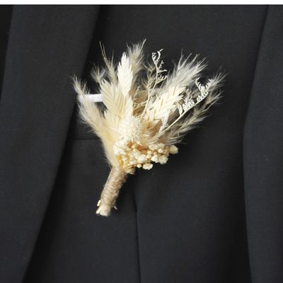 Pure White Dried and Preserved Flowers, Boutonniere for Men, Lapel pin/ Groom pin for Men, Wedding Flowers Bouquet, Dried Flower Bouquet, Rustic Wedding Decor, Bridal Bouquet, Bridemaids Gift (W01)