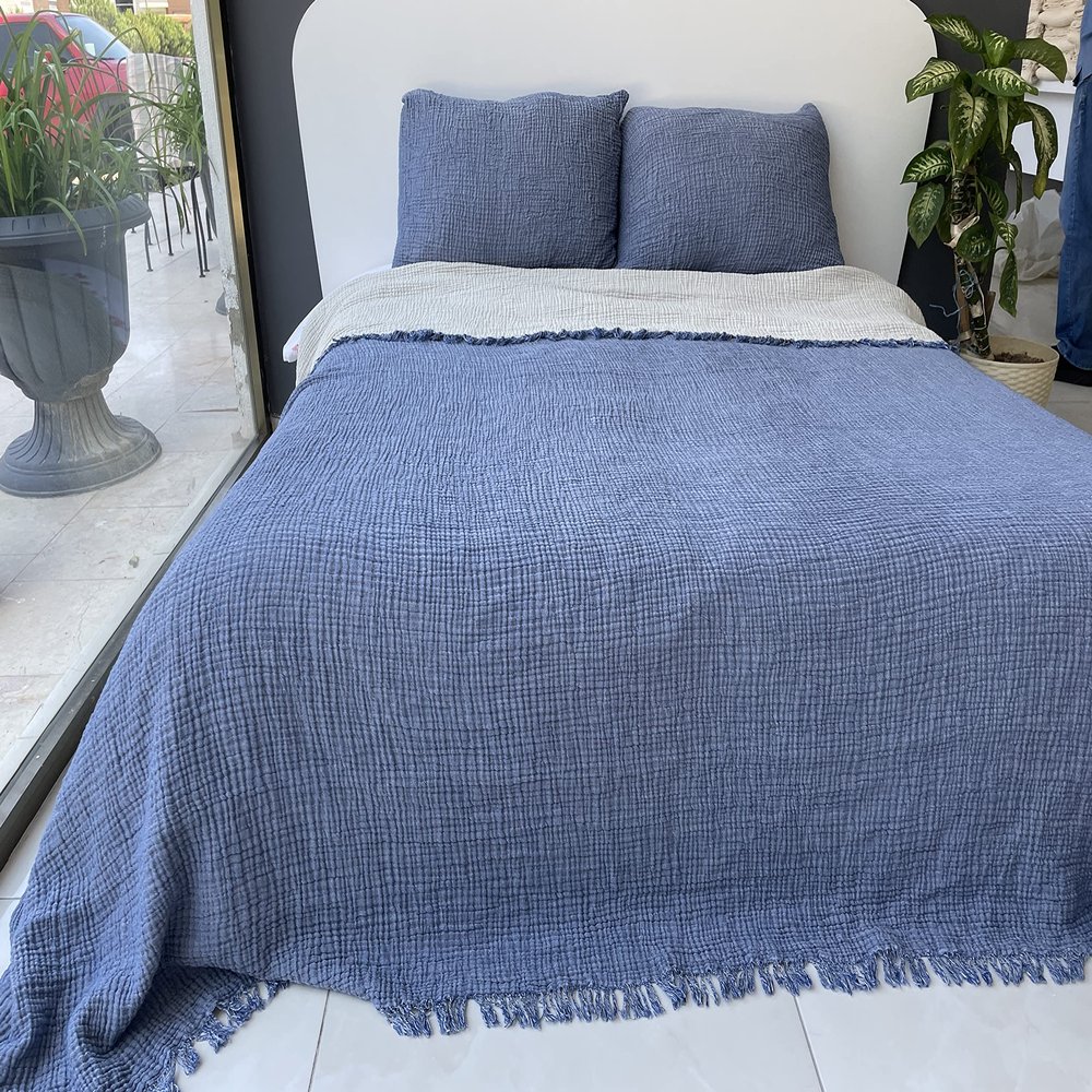 BONPERLA Muslin Blanket 100% Cotton, 4 Layers Bedspread, Soft Turkish Cotton Muslin Bed Cover, Reversible Coverlet, Indigo Blue (King Size 95x102-230x260cm)