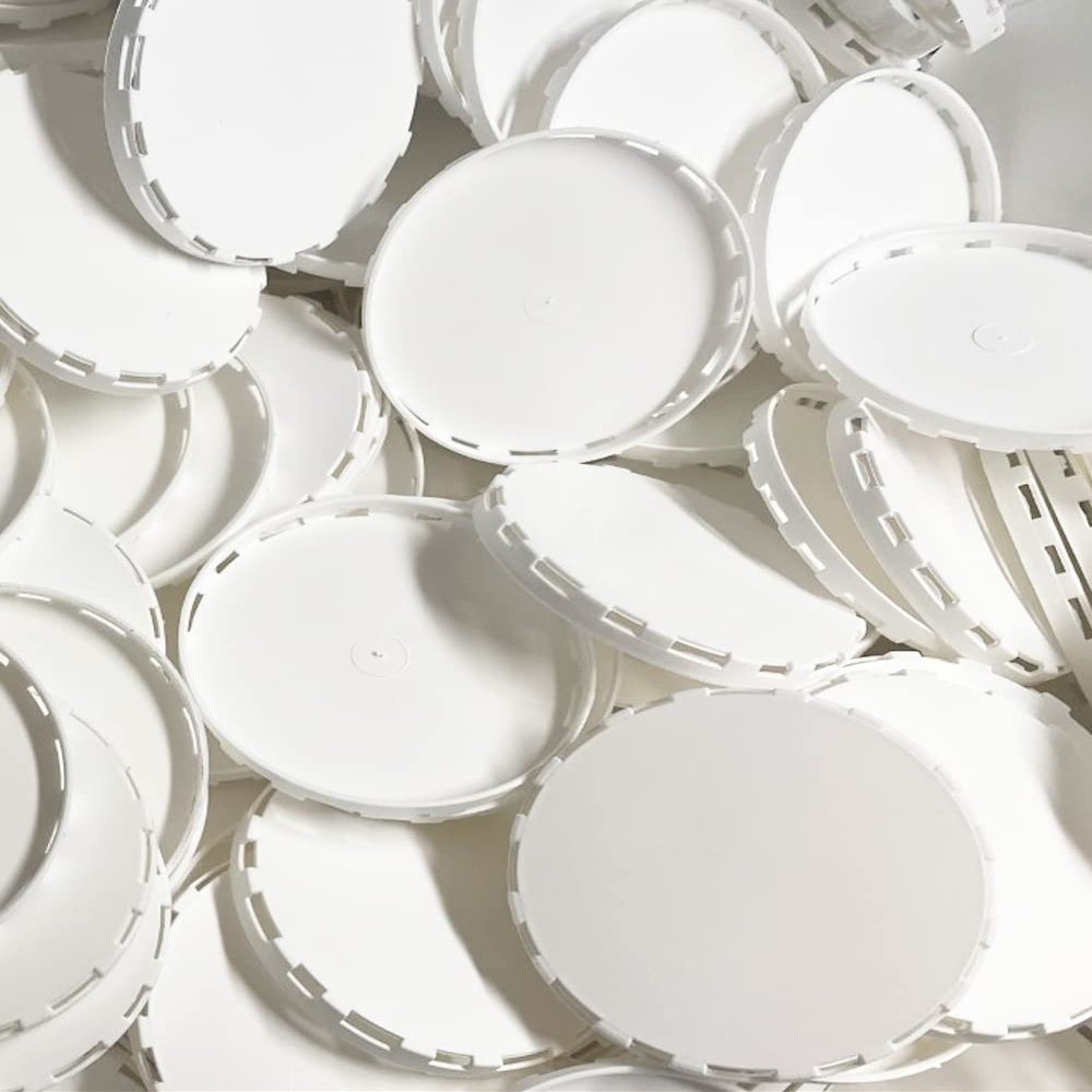 HomeLoft Basics Keg Caps 50pcs. Protect the filling and valve of your kegs with a vented keg cap. MATERIAL: PLASTIC. (WHITE)