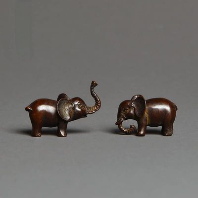 2Pcs Brass Elephant Miniature Figurines,Bronze Animal Elephant Statue Pocket Sculpture Crafts Collection Desktop Ornament Home Sand Table Decor Accessories Study Paperweight