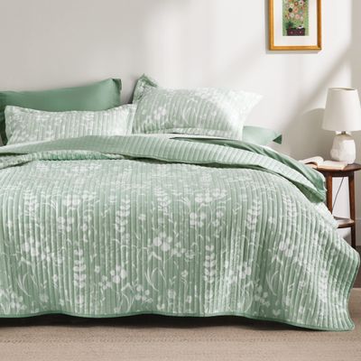 Bedsure Floral Quilt King - Reversible Mint Green Botanical Quilt Bedding Lightweight Bedspread, Soft Microfiber Coverlet for All Seasons (106"x96")