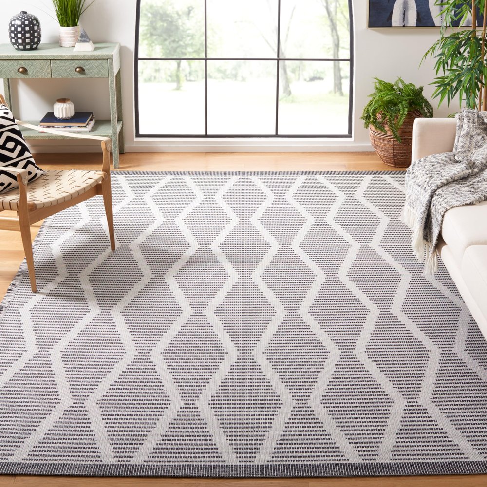 SAFAVIEH Area Rug 8x10 - Augustine Collection - Large - Ivory & Black, Cotton Boho Fringe Design, Easy Cleaning, Ideal for Living Room, Bedroom, Office, Dining Space (AGT503Z)