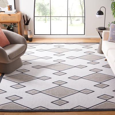 SAFAVIEH Area Rug 8x10 - Augustine Collection - Large - Beige & Black, Rustic Tribal Design, Easy Cleaning, Ideal for Living Room, Bedroom, Office, Dining Space (AGT439B)