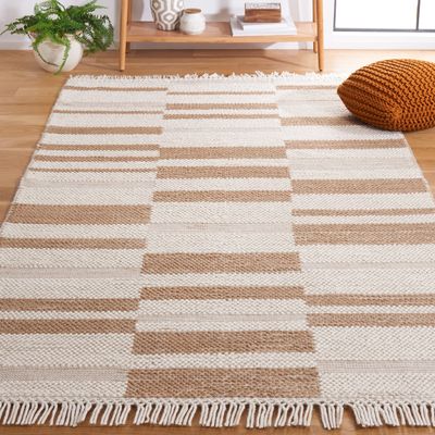 SAFAVIEH Natura Collection Area Rug - 6' Square, Ivory & Light Brown, Handmade Modern Farmhouse Fringe Wool, Ideal for High Traffic Areas in Living Room, Bedroom (NAT225T)