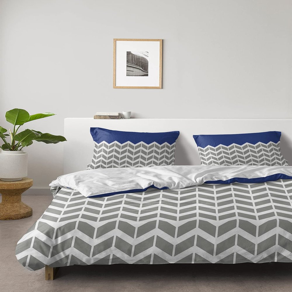 4 Piece California King Modern Chevron Striped Breathable Comforter Covers Ultra Soft Bed Sheet with Decoretive 2 Pillow Shams Bedding Collection Sets Grey White Zig Zag Herringbone
