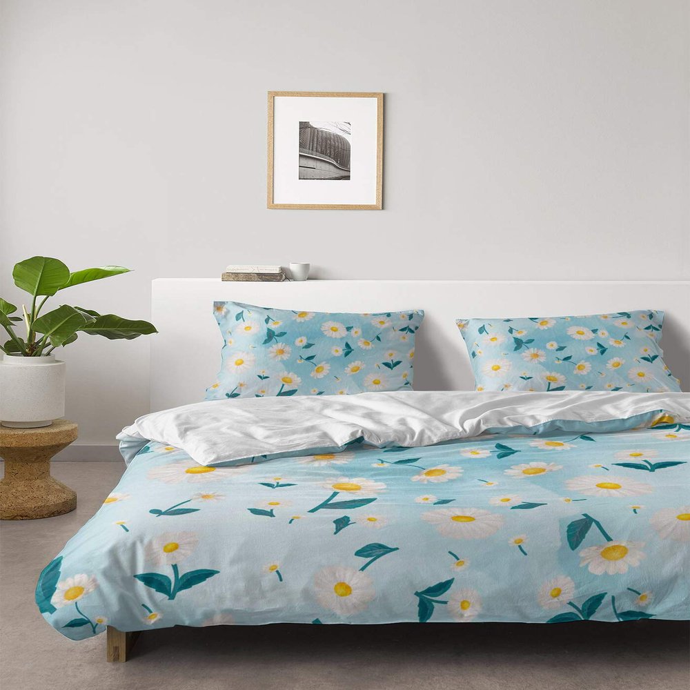 4 Piece California King Spring Farm Daisy Flower on Blue Breathable Comforter Covers Ultra Soft Bed Sheet with Decoretive 2 Pillow Shams Bedding Collection Sets Pastoral Blossom Floral