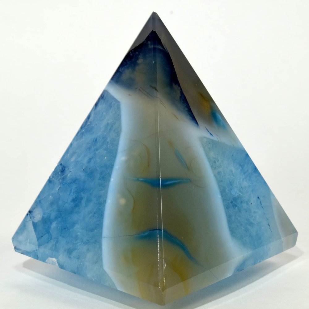 2.5" 255g Dyed Blue Agate w/Quartz Pyramid Polished Chalcedony Gemstone Crystal Mineral Specimen - India + One Clear Quartz Pebble