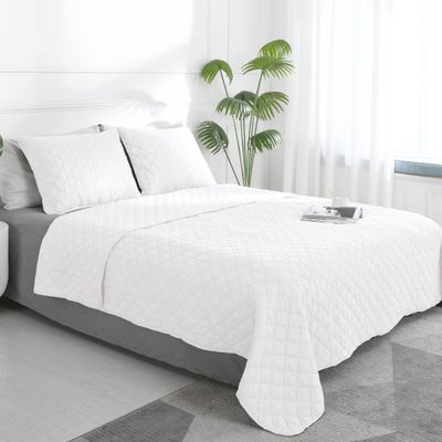 Easy-Going Twin Size Reversible Quilt Set with 1 Quilt and 1 Pillow Sham, Soft Bed Quilt Cover, Water Resistant Lightweight Microfiber Bedspread, Stain Resistant, White/White