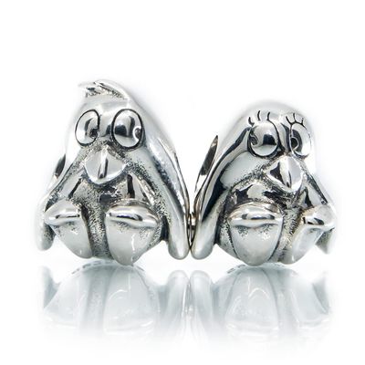 Penguins Couple Magnetic Set of 2 Sterling Silver Charms Beads S925, Cute Penguins holding Flippers Connected by Magnet suits Necklace, Pandora compatible Charm Jewellery