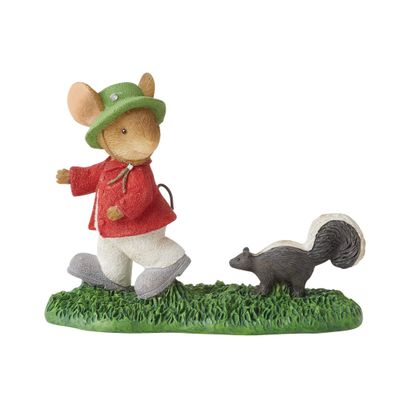 Enesco Tails with Heart Happy Camper Skunk Attack Mouse Miniature Figurine, 2.36 Inch, Multicolor