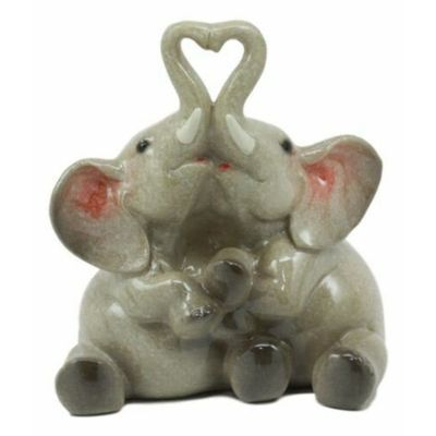 1 Pcs Loving Hugs Elephant Couple Figurine With Heart Shaped Trunks Anniversary Decor