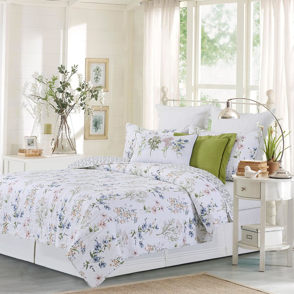 C&F Home Cynthia Floral Full/Queen Quilt Set Cotton Reversible Machine Washable Lightweight Bedspread Coverlet Full/Queen 3 Piece Set Blue