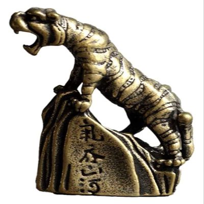 ALDEPO Sculpture Tabletop Family Ornament Brass Zodiac Tiger Statue Animal Figurines Statuette Tea Pet Crafts Gift Decor Indoor Living Room Bedroom Study Office Desk Ornament Garden