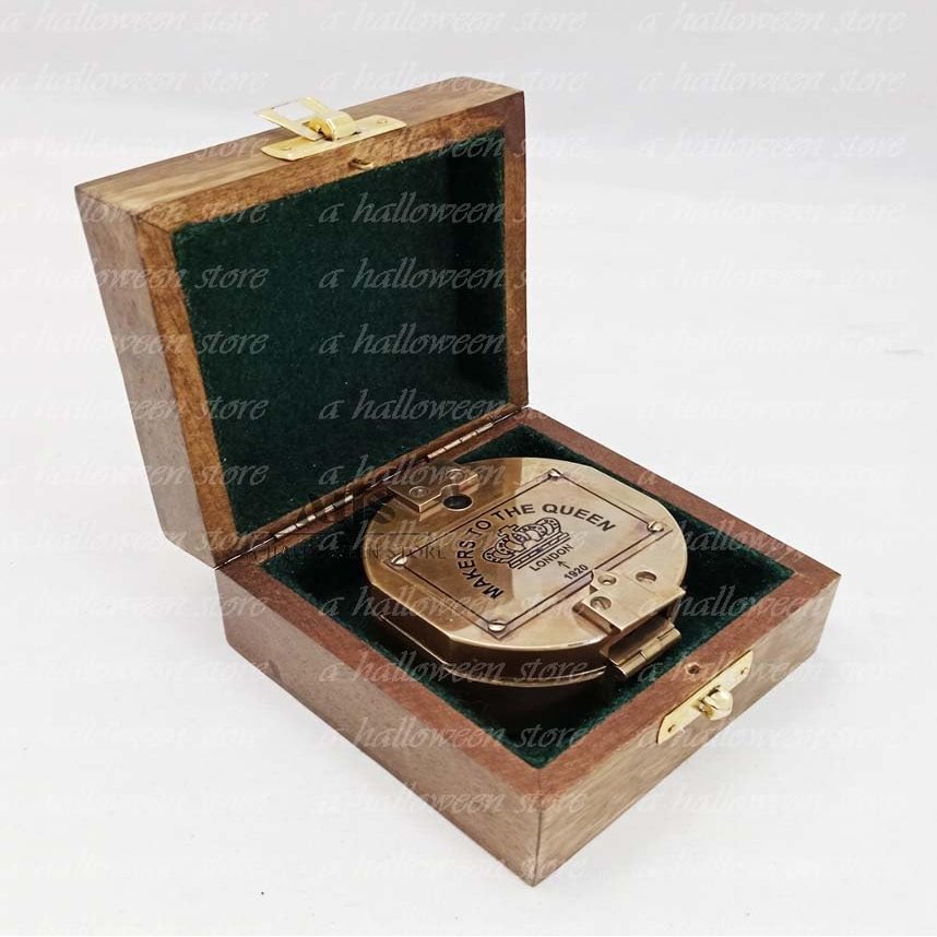 Brass Compass in Wooden Box - Nautical Gifts for Men, Antique Relica Sailing Anniversary Gadget for Him, Unusual Unique Nautical Decor, Naval Maritime Pocket Compass