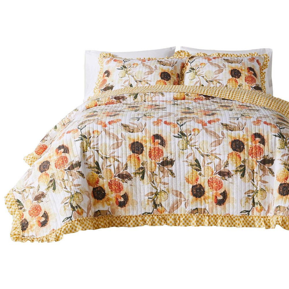 Benjara Kelsa 3 Piece Queen Quilt Set with 2 Pillow Shams and Cotton Fill, Gold