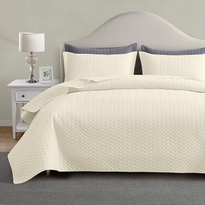 Maple&Stone Quilt Set Oversized King Size, 128"x120" Lightweight Cream White Bedspread Ultrasonic Chevron Pattern Light Coverlet for All Season Comforter Bedding Decor - 3 Piece Bed Cover Sets